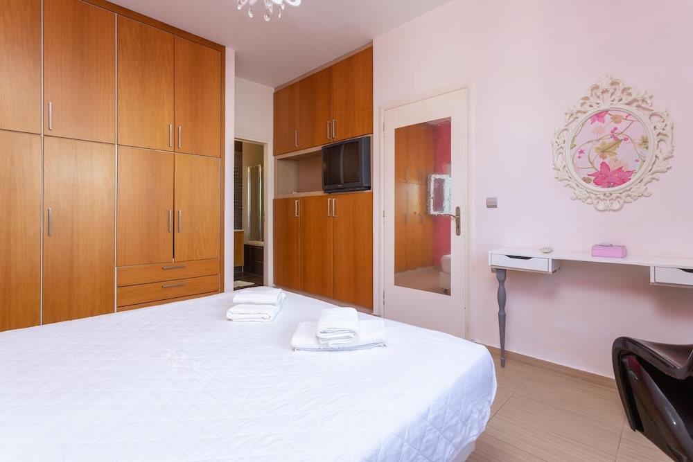 Villa Thetis Large Private Pool Walk to Beach Sea Views A C Wifi Car Not Required Eco-friendl - 2302