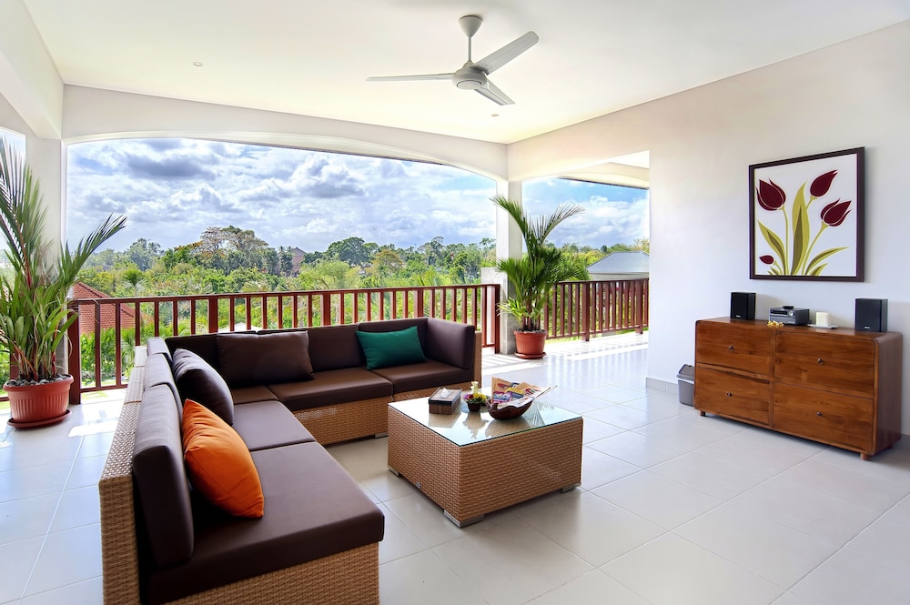 Villa Yenian by Villa Finder
