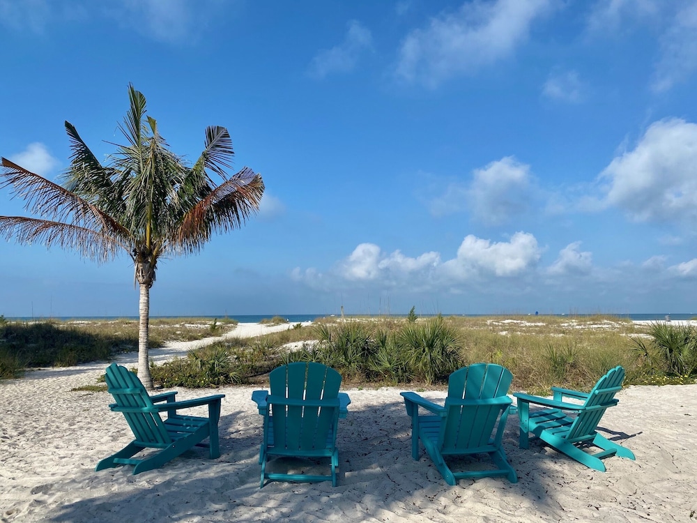 The Molloy - A Boutique Beach Resort