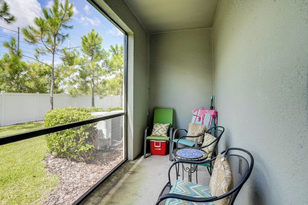 4 Mi to Brandon Exchange: Resort-style Townhome!