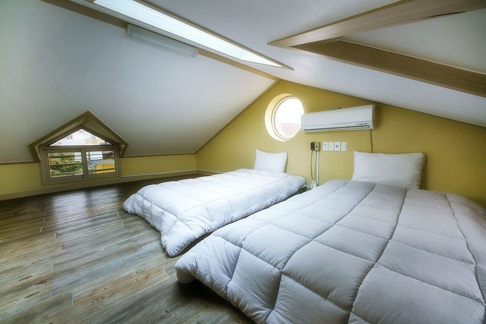 Tongyeong MongDol House