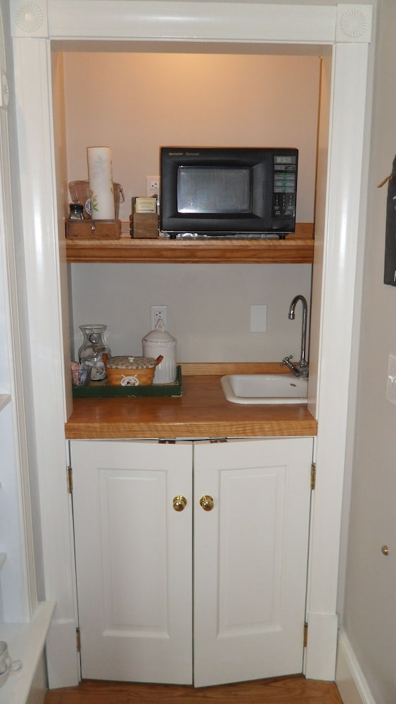 Windsome Bed & Breakfast view 2