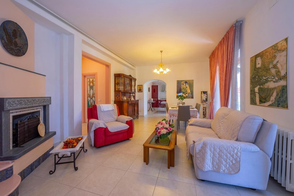 Villa Clara few km From the sea view 4