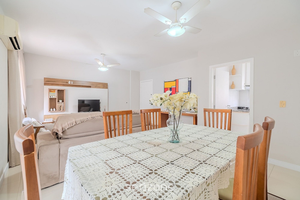 3 Bedroom apt 300m fr the Central Beach BC Idn0402