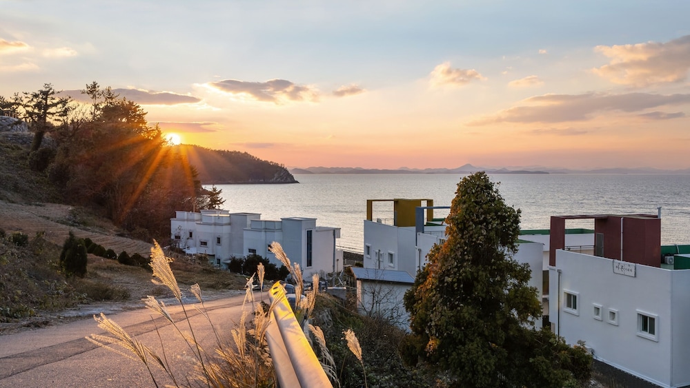 Yeosu Arungeorida Ocean View Pension