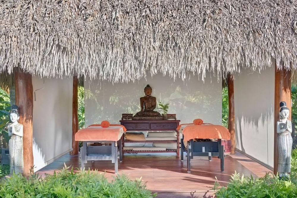 Luxurious 8-bedroom Dreamy Villa