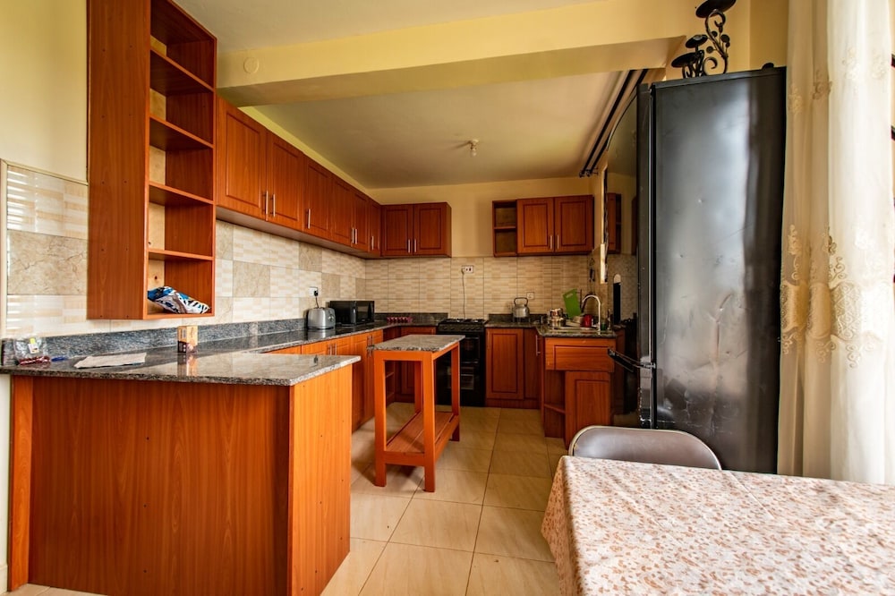 Stunning 3-bed Apartment in Najjera view 4