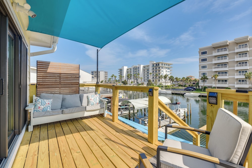 Boat, Fish & Walk to Beach: Waterfront Destin Gem!