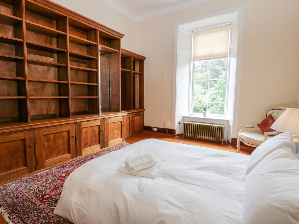 Rob Roy Apartment