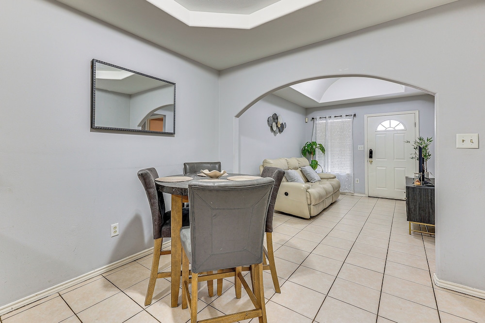 Near Utrgv & State Park: Cozy Mission Unit