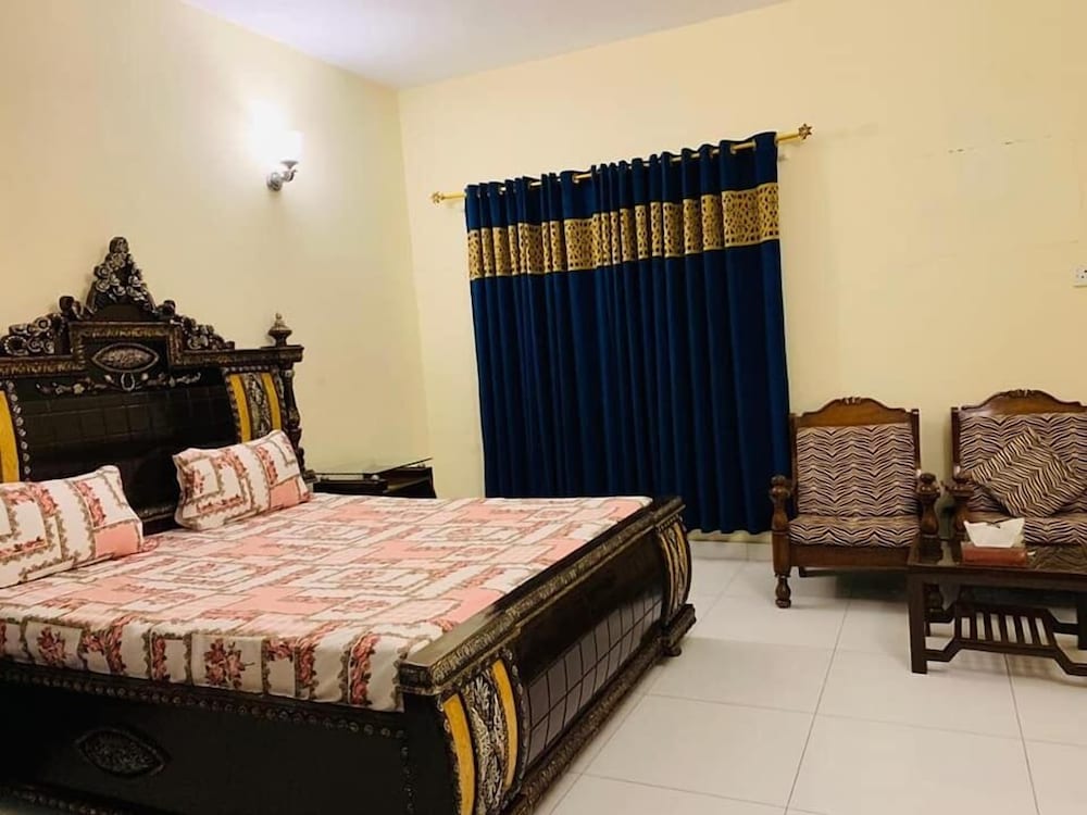 Super Golden Guest House view 3