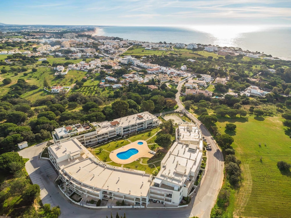 Balaia Residence 2 Bedroom Penthouse With Pool