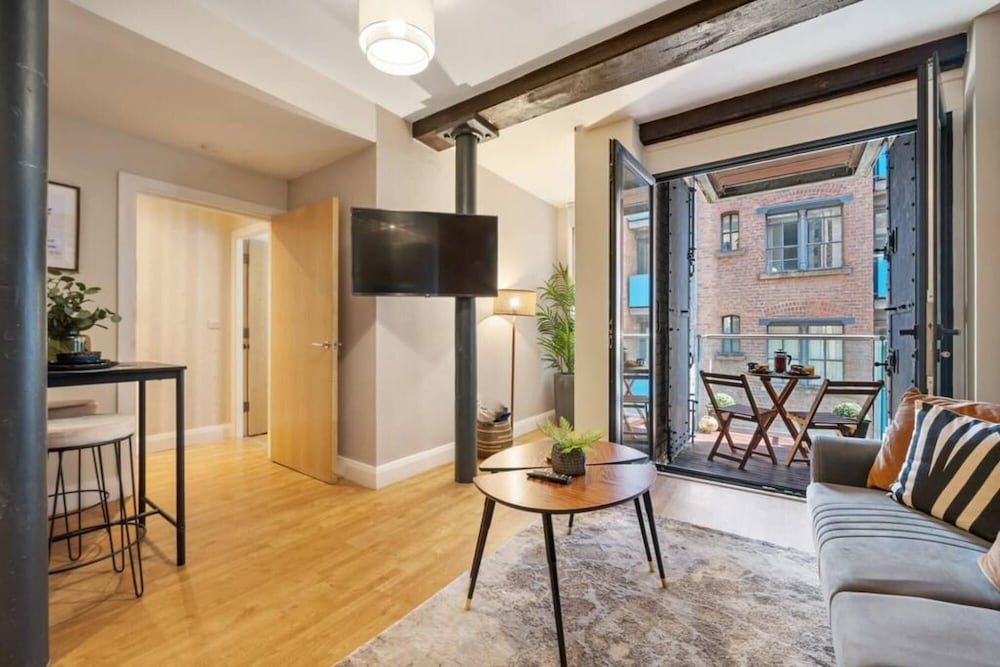 Host Apartments Queen Square Apartment
