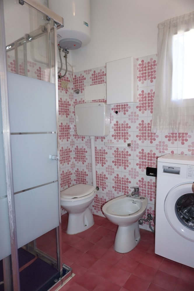 Beautiful Terraced House With Pool and Garden view 5