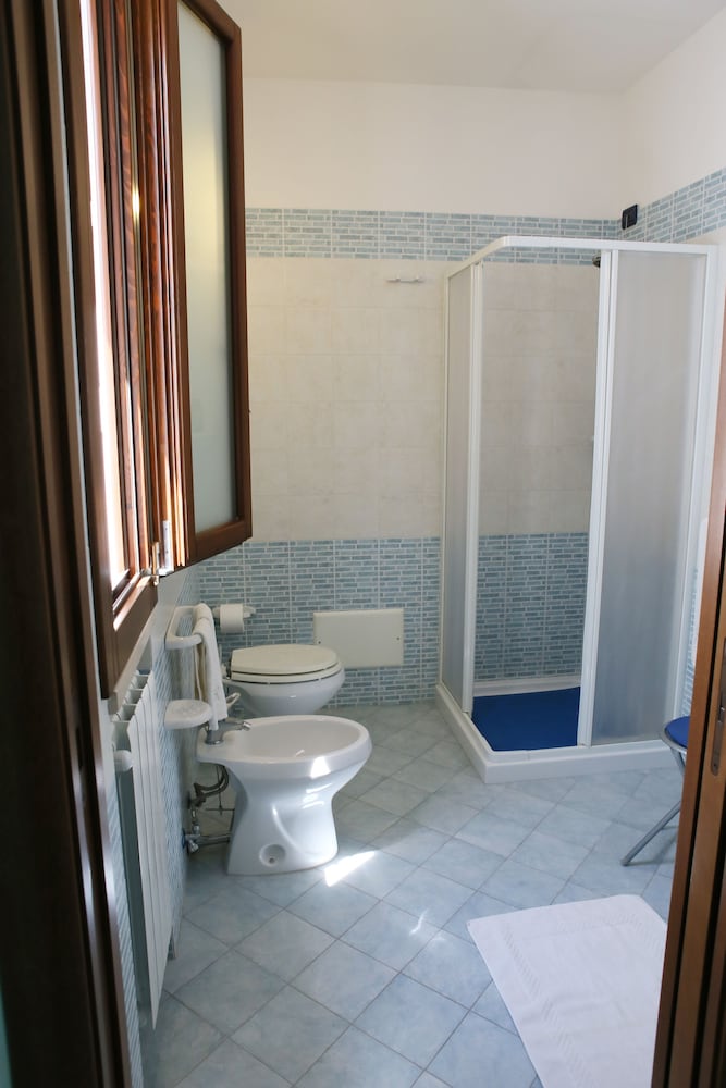 B&B Minerva en Castro — bathroom