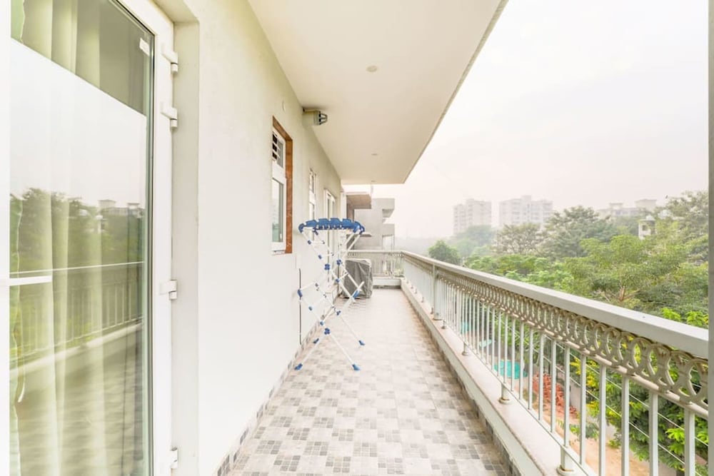 Modern City Retreat 2bhk Paras Fortis Balcony