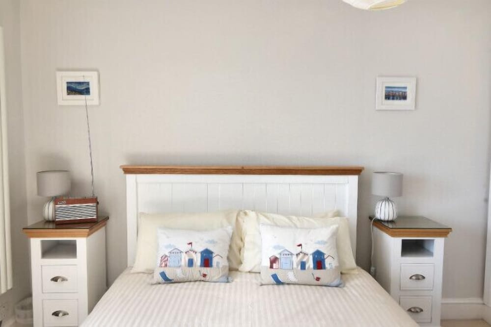 9 Bay View Court