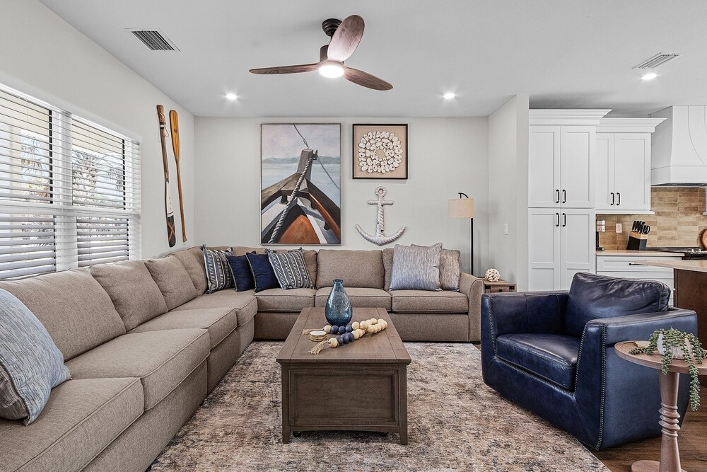 218 Oasis On Ohio: Stunning Pool Home W/ Dock Access! 3 Bedroom Home