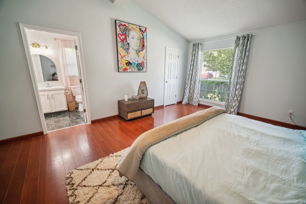 Pondside Perch - Your Waterfront Retreat 3 Bedroom Home