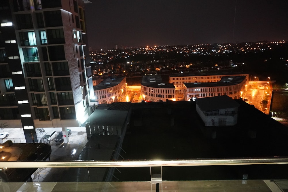 Luco Apartments Viva City Megamall photo 2