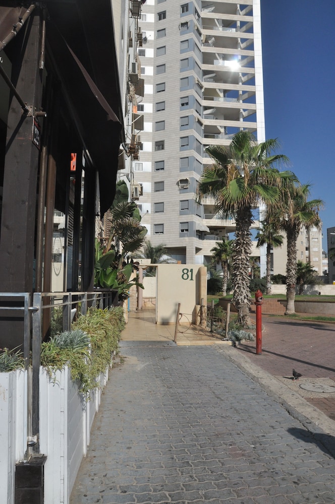 Isra Home Apartments Ben Gurion 81