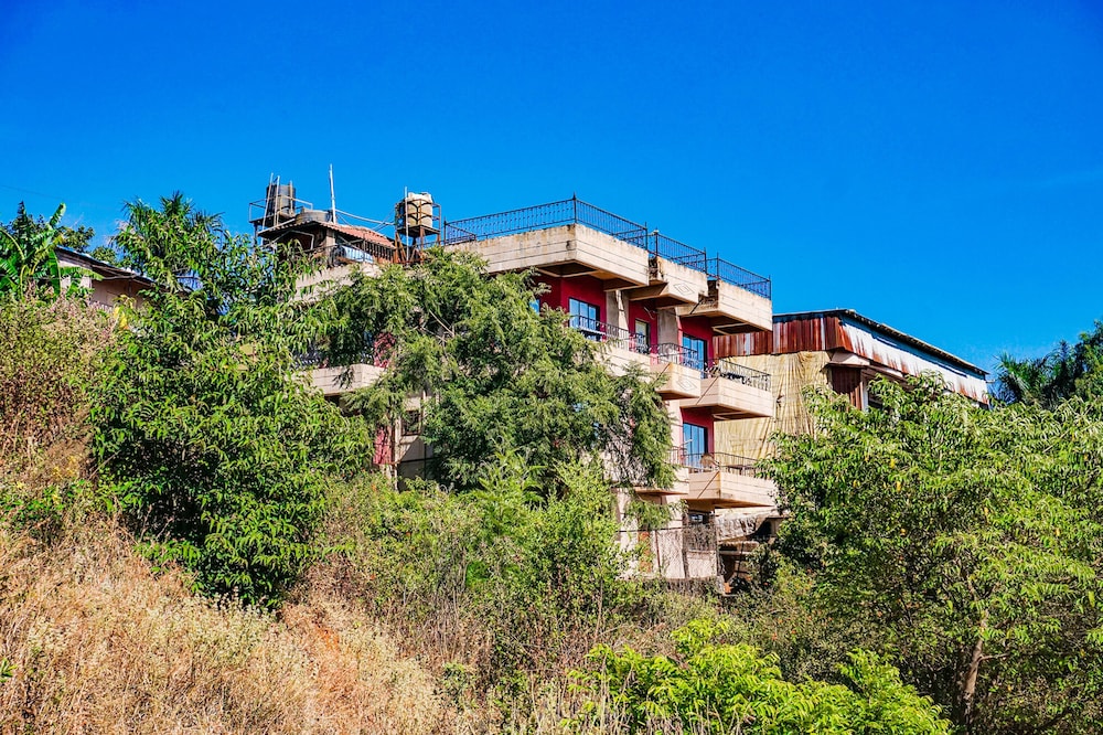 FabHotel Chinar Residency