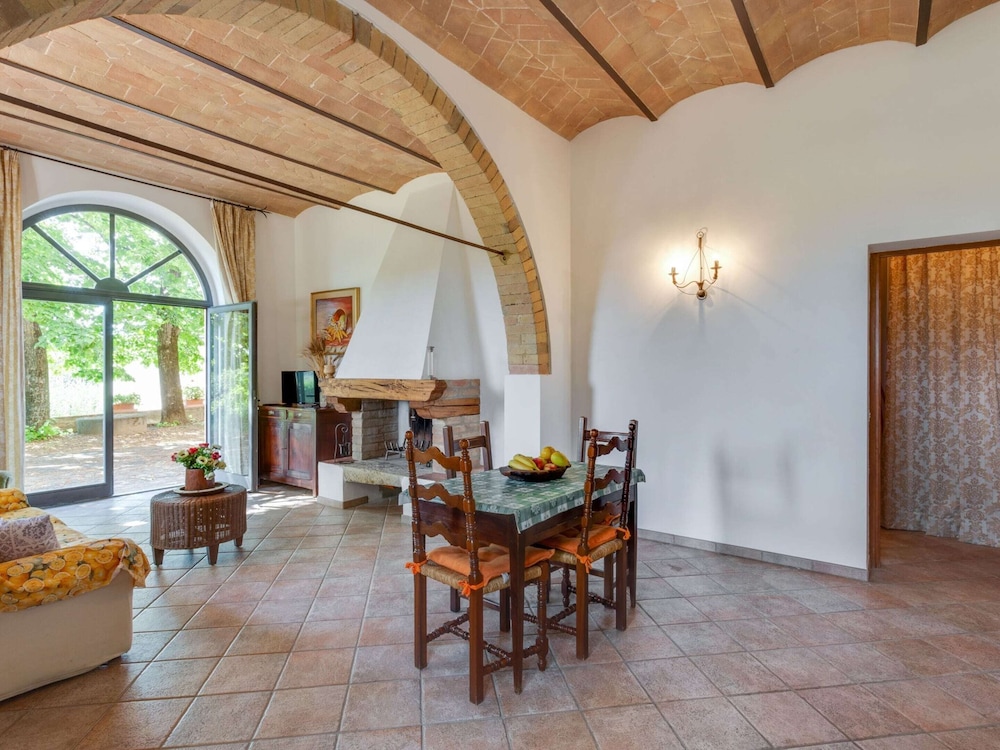 Apartment With Pool in Barberino Val D'elsa view 4