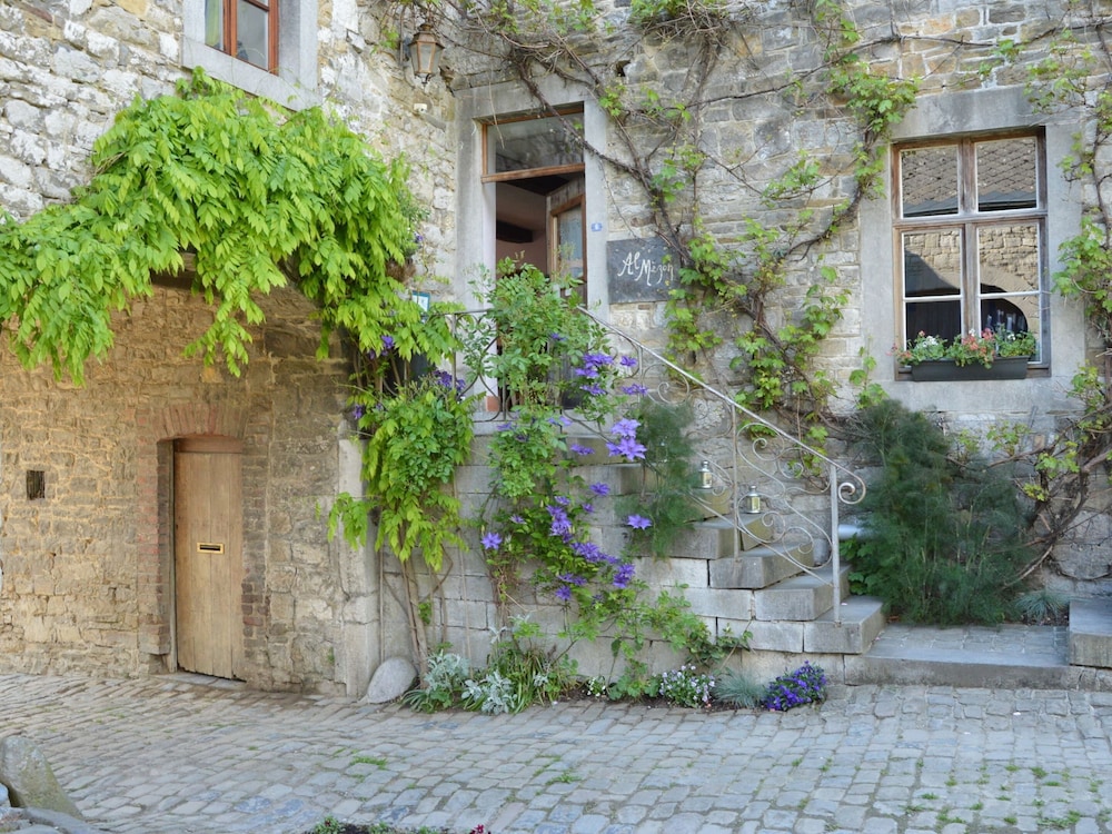 Elegant Stay, Comblain-fairon view 3
