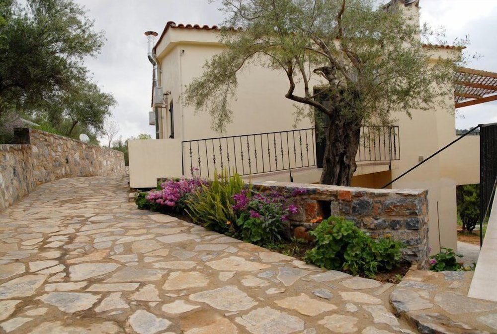 Aposperitis Traditional Guesthouse