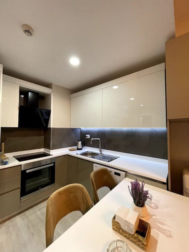 Stylish 1-bedroom Apartment Near Mall of Istanbul