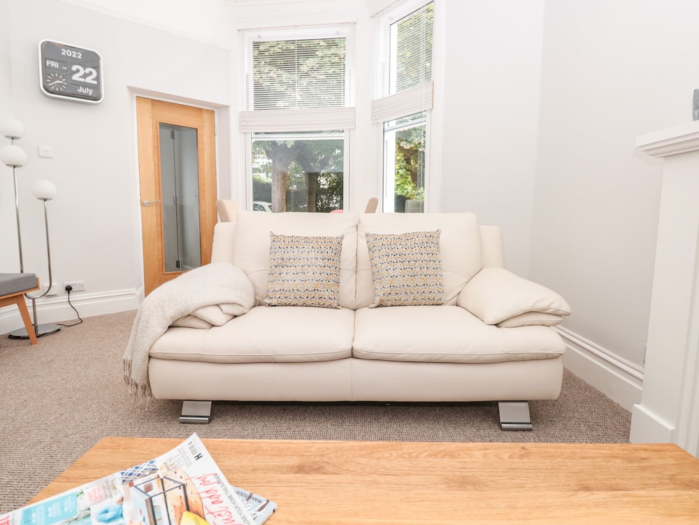 Flat 1 Byfield