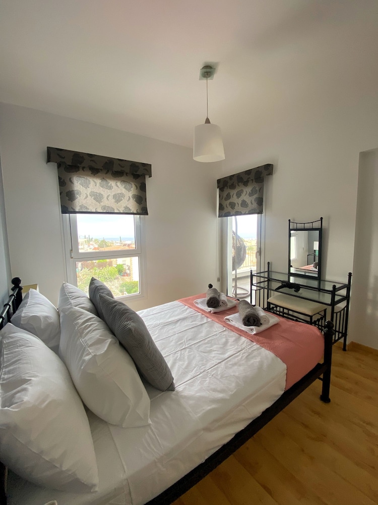 32 PEY - Stay Peyia Sunset Pearl