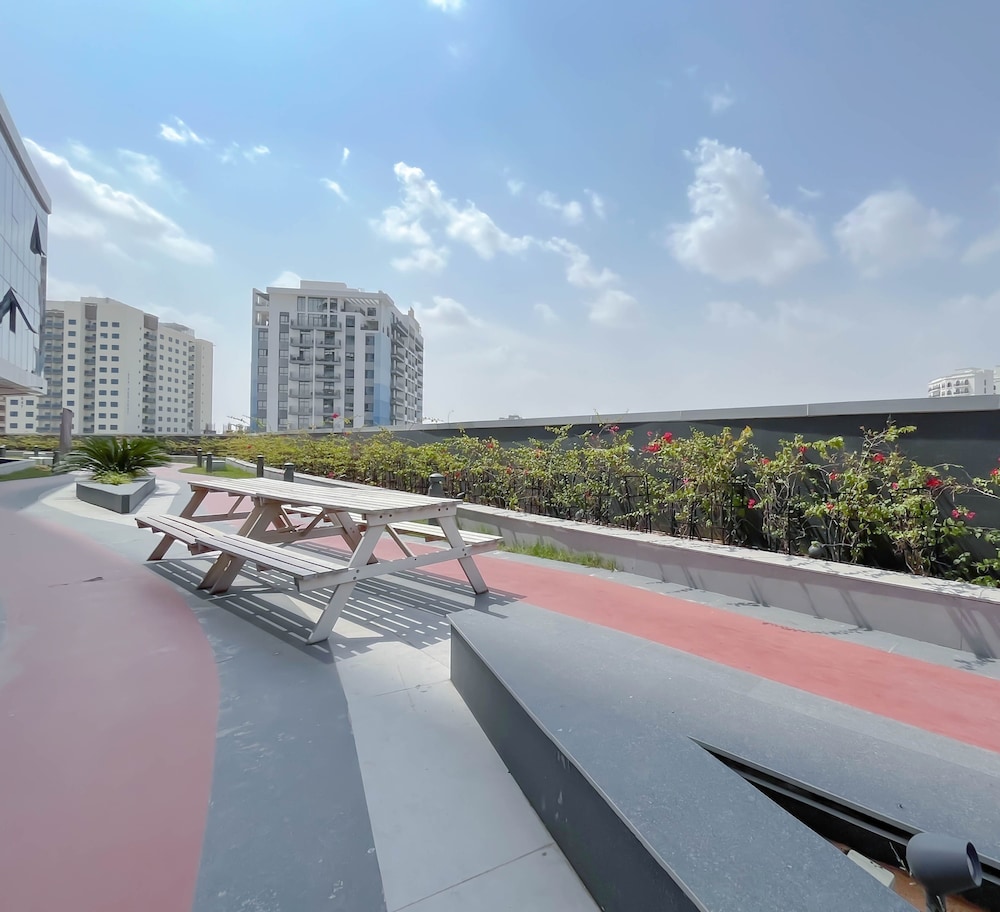 Luxury 1B With Balcony in Blue Wave Tower Dubai