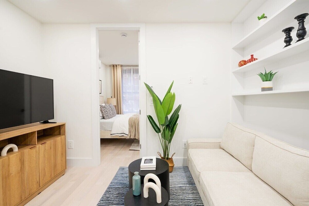 48 Midtown West Apt