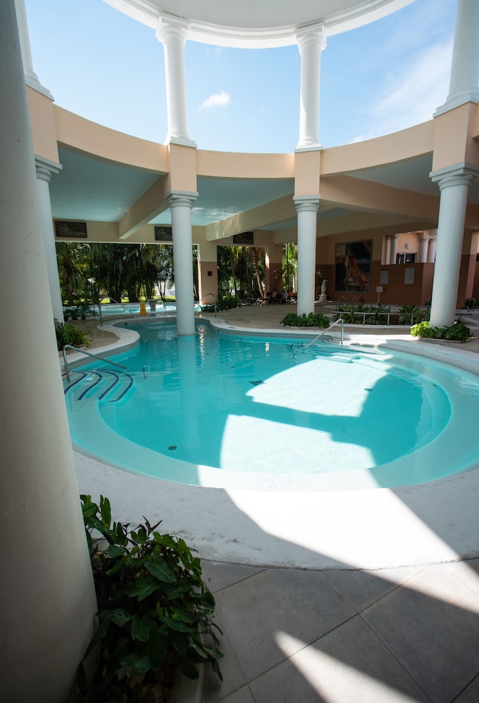 Grand Palladium Jamaica Resort  Spa All Inclusive - Property Image 99