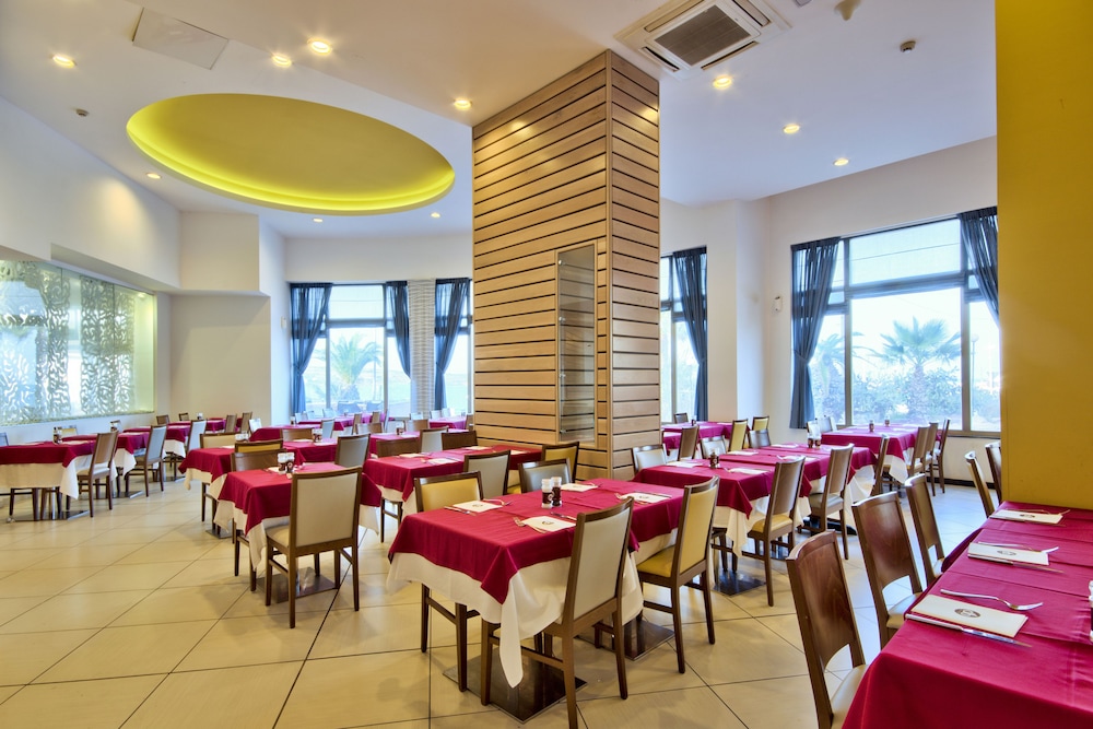 Mellieha Vacations - db Seabank Resort and Spa - Property Image 5