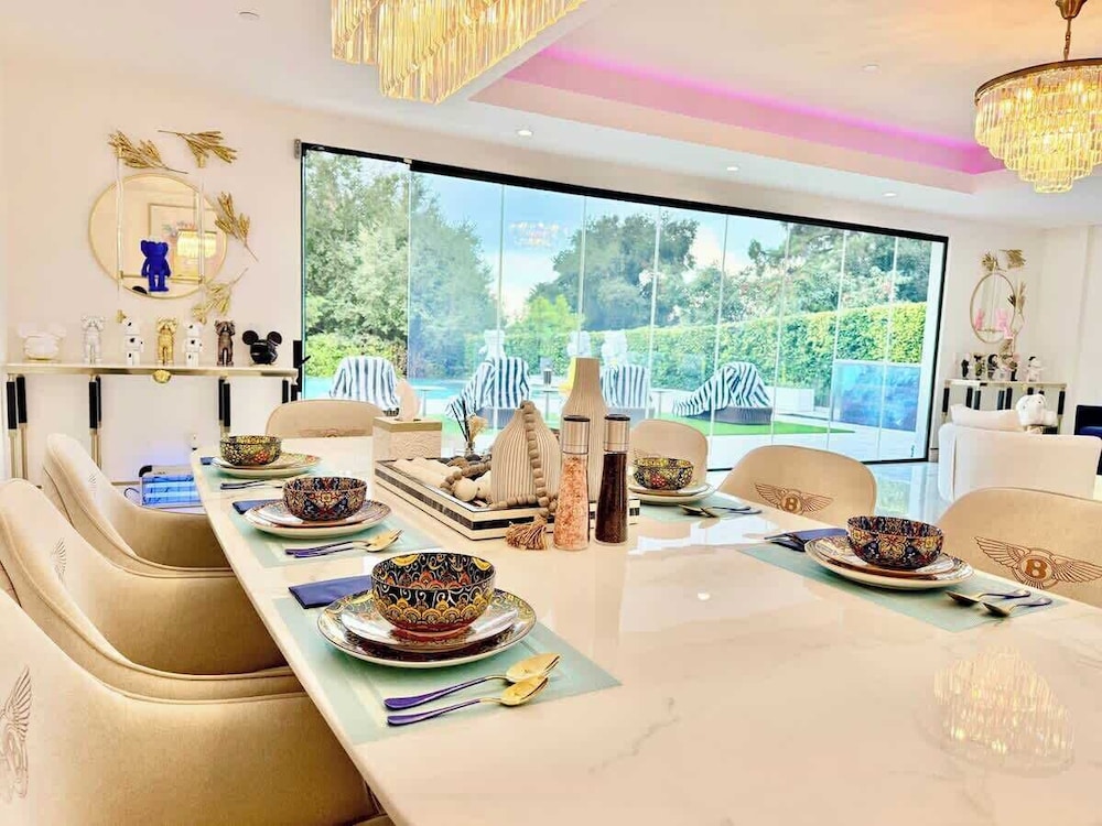 @ Marbella Lane - Enchanted Garden & Pool Hideaway