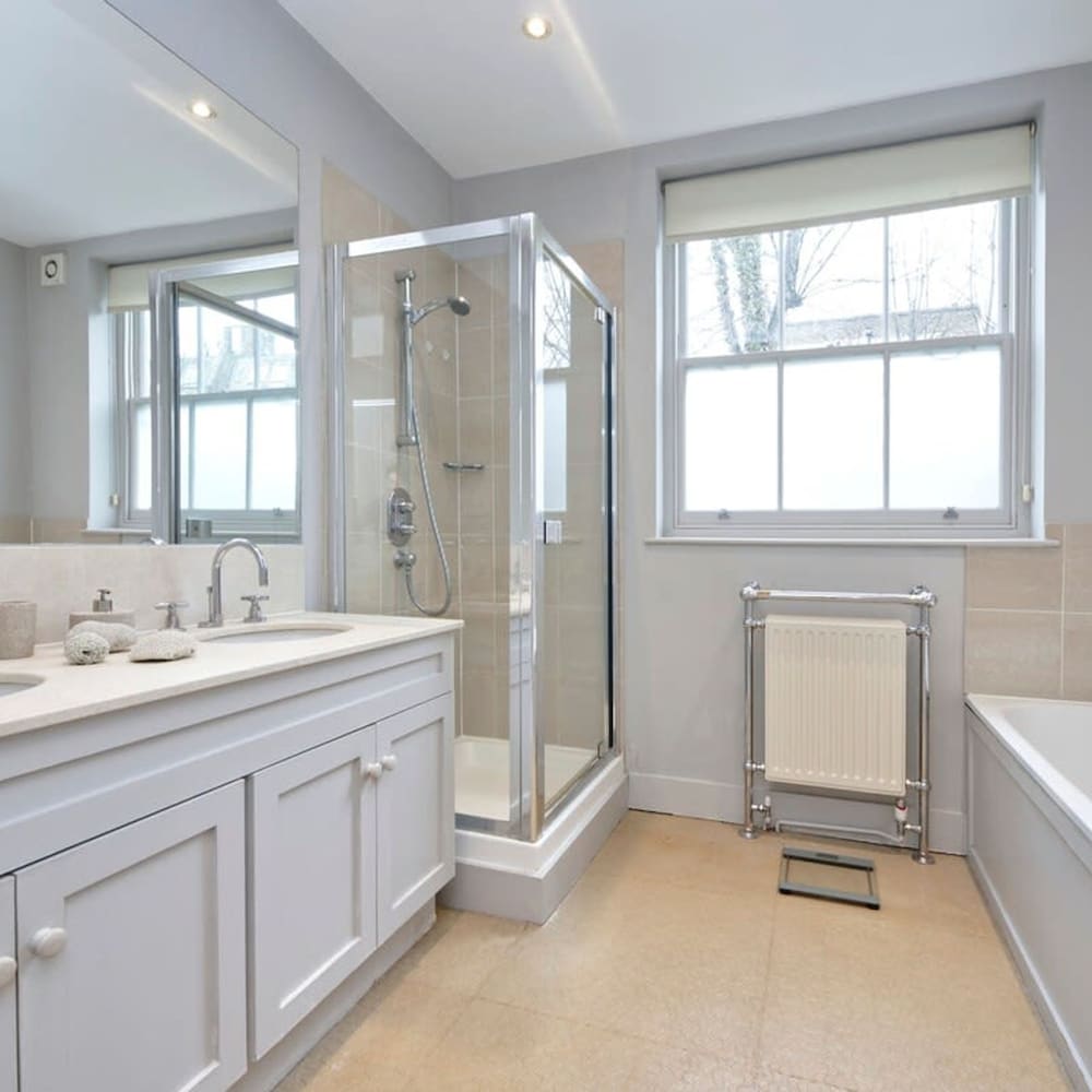 Long Stay Discount Large Bright First-floor Flat view 4
