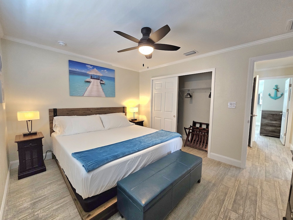 Coral by the Sea 3054, Sleeps 8, Walk to Beach