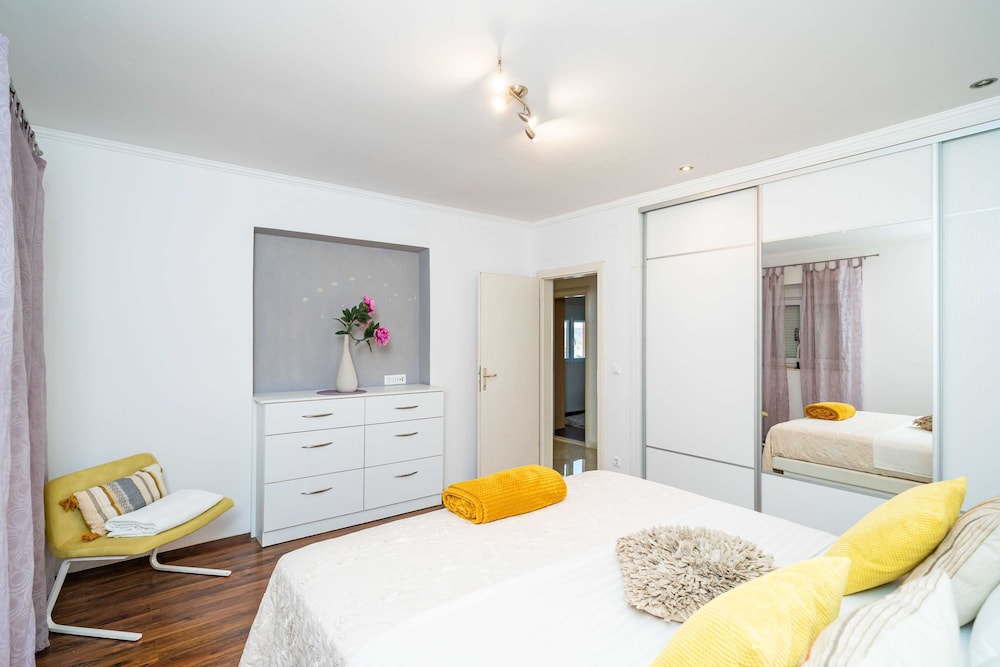 Apartments Sandito