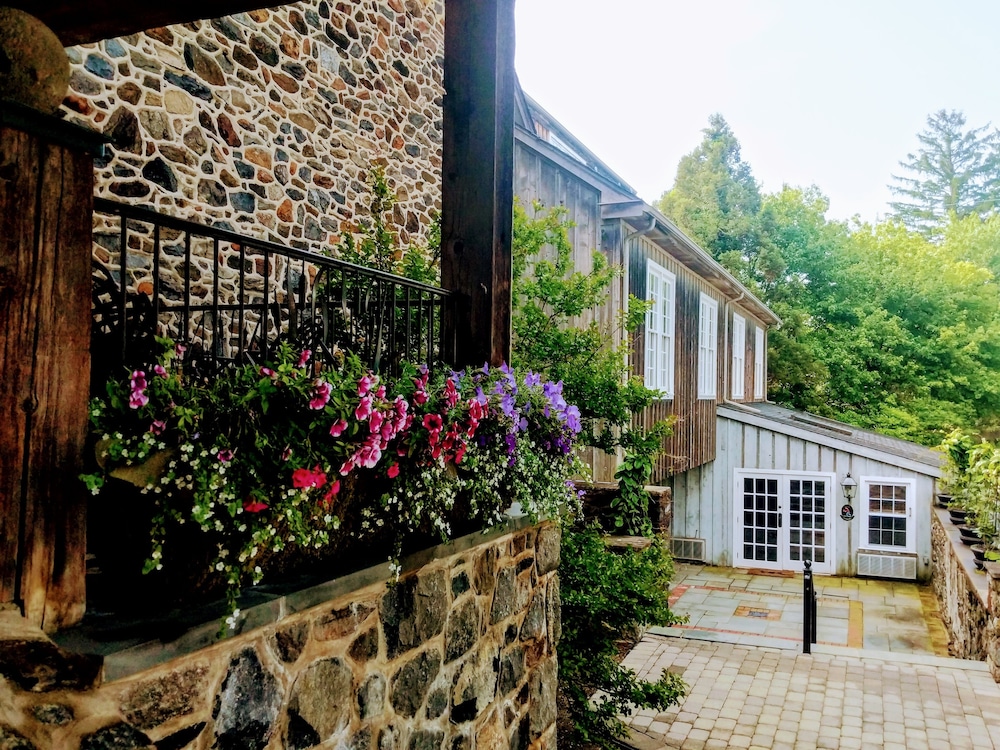 Wilmington Vacations - The Inn at Montchanin Village, a Historic Hotel of America - Property Image 91