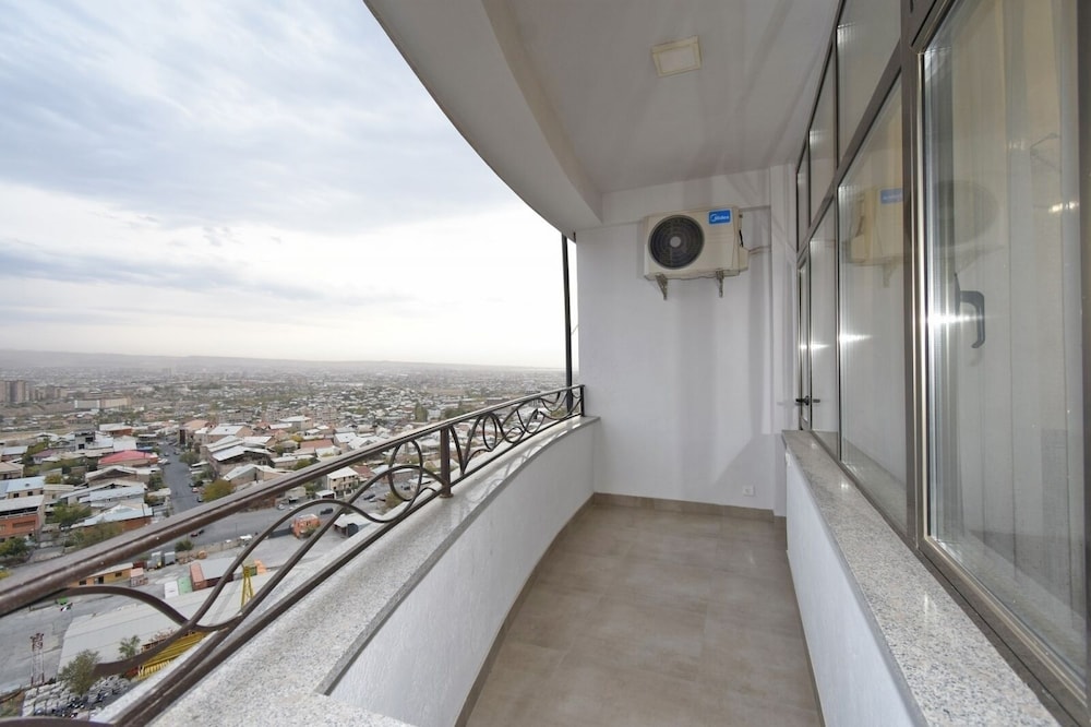 Luxury apartment on Tsitsernakaberd hgw