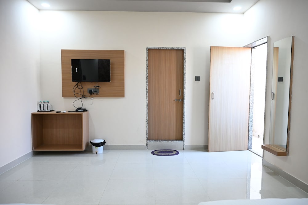 Ravechi Krupa Hotel