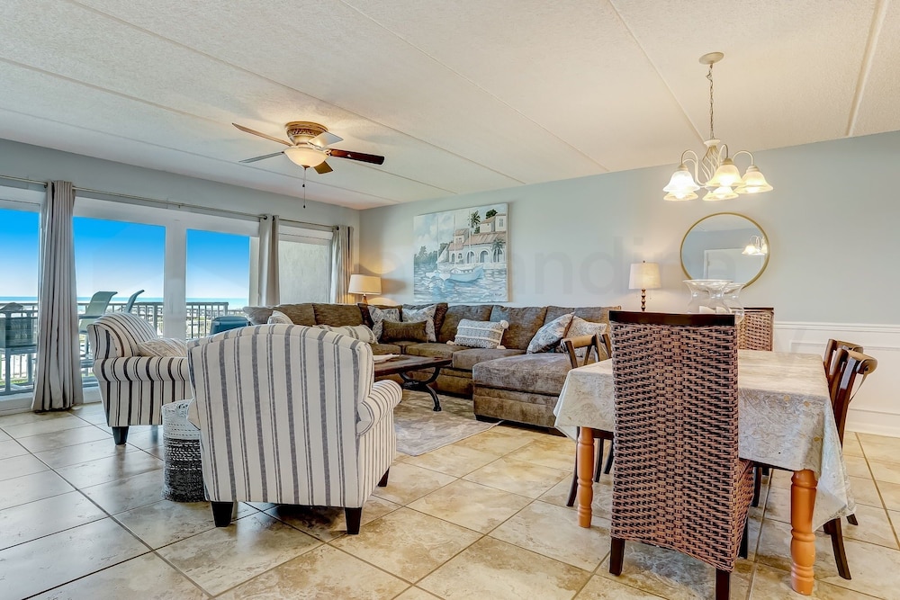 Fernandina Beach Vacations - Enchanting Ground Unit Condo Few Steps Away from the Ocean Side by RedAwning - Property Image 14