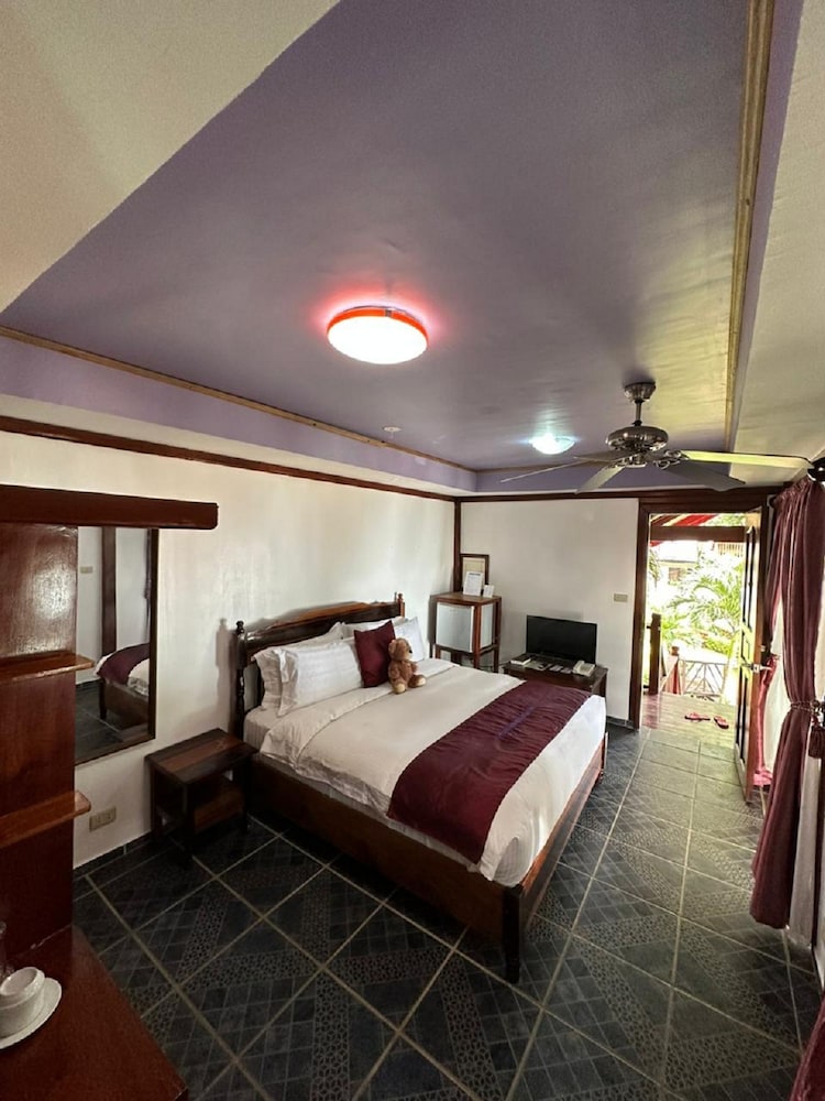Doublegem Beach Resort and Hotel