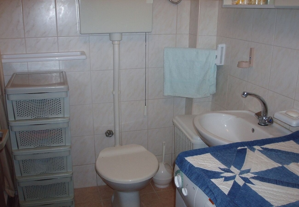 Lile - Comfortable 3 Bedroom Apartment - A1 view 5