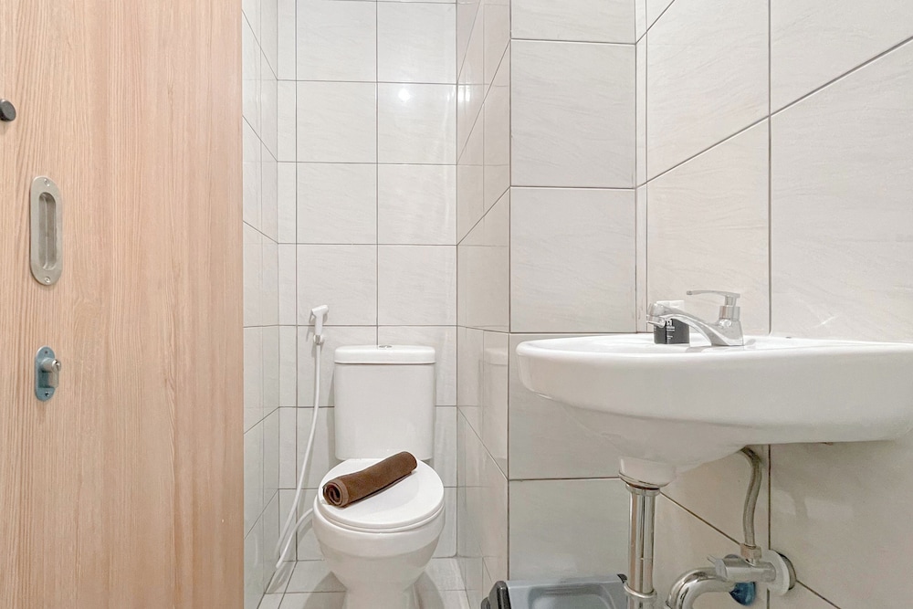 Practical Studio (No Kitchen) Near Unhas Bandaraya - Tallasa City Makassar Apartment