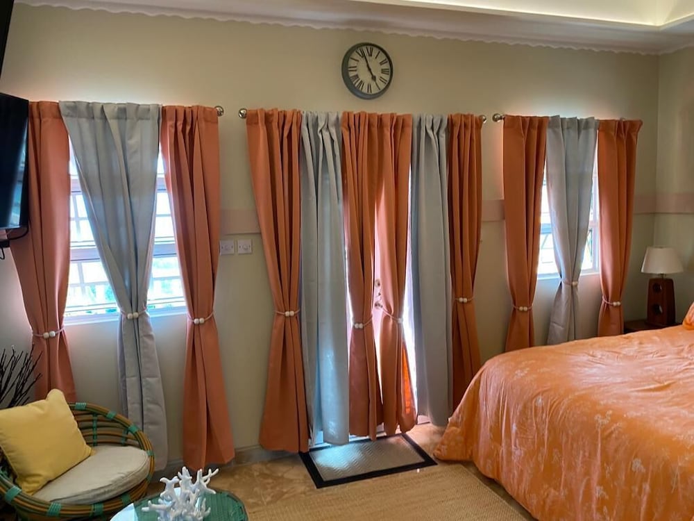 Dalys Luxury Apartments view 2