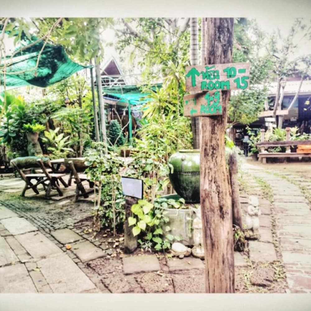 RuenNamyen Resort