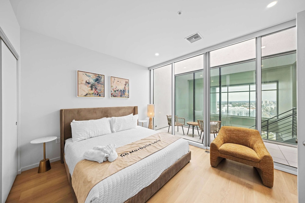 @marbella Lane - 3BR Coastal Retreat w/ Luxe Touch